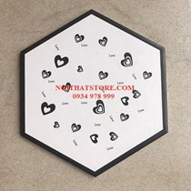 Gạch lục giác trái tim đen trắng