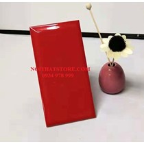 Gạch thẻ đỏ bóng vát